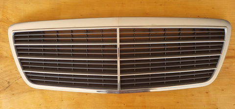 USED Mercedes Benz E-Class W210 Grille - genuine